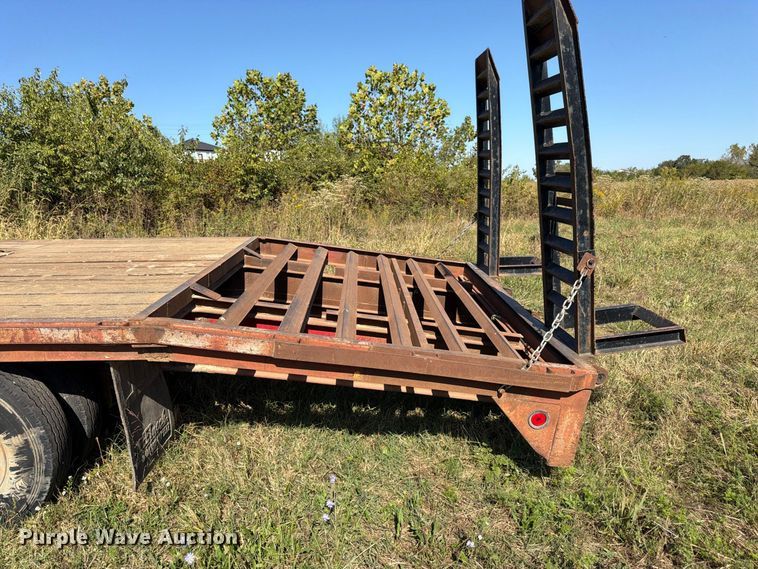image for item DT3046 1996 Diamond C Trailers equipment trailer