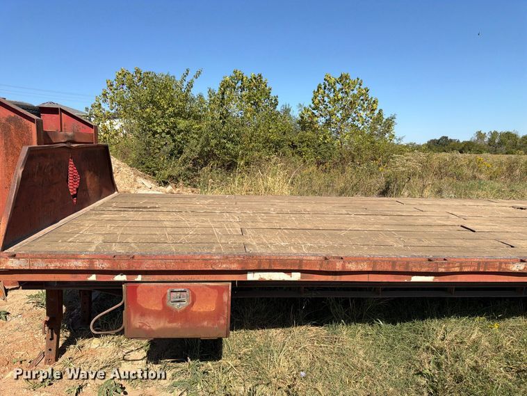 image for item DT3046 1996 Diamond C Trailers equipment trailer
