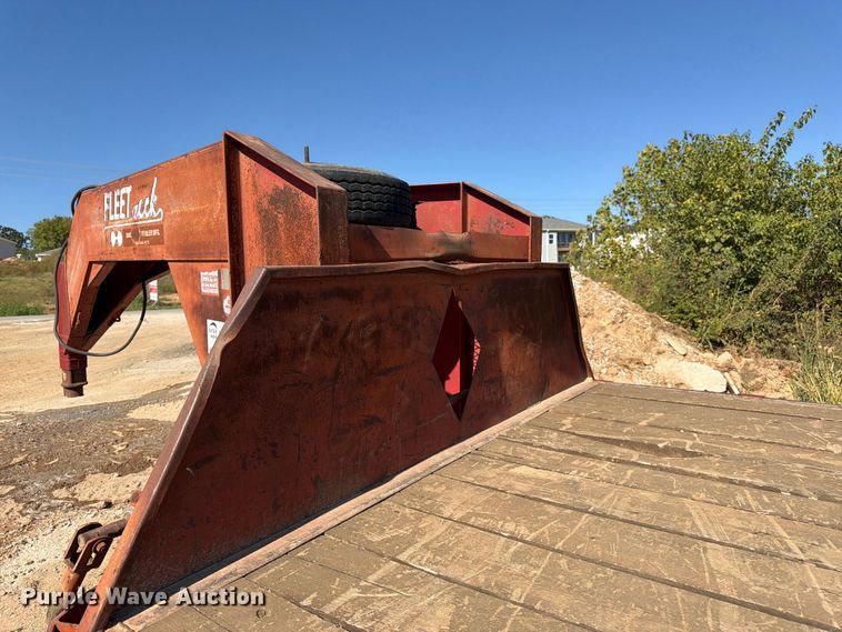 image for item DT3046 1996 Diamond C Trailers equipment trailer