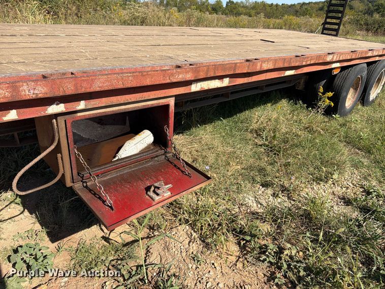 image for item DT3046 1996 Diamond C Trailers equipment trailer