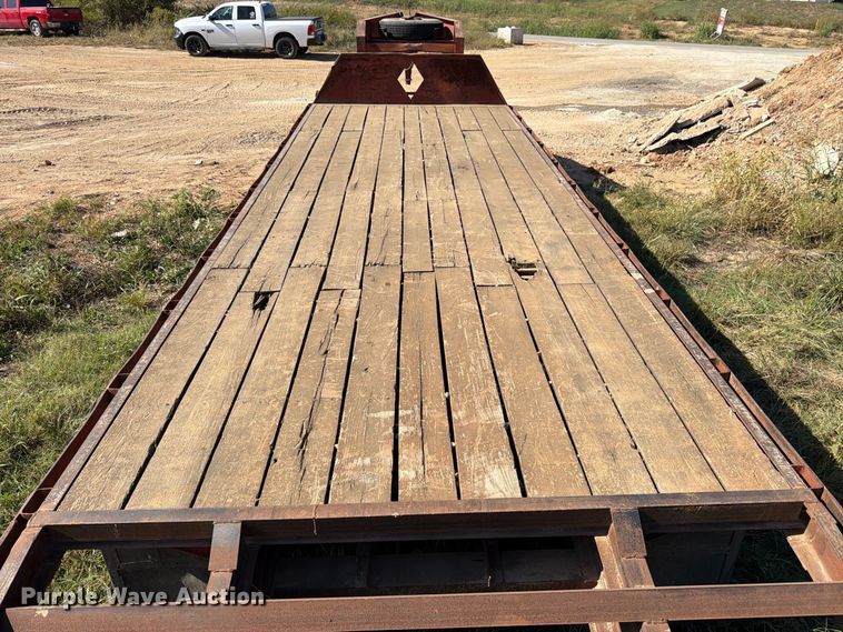 image for item DT3046 1996 Diamond C Trailers equipment trailer