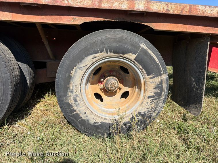 image for item DT3046 1996 Diamond C Trailers equipment trailer
