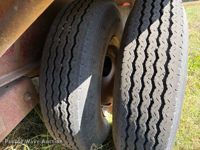 image for item DT3046 1996 Diamond C Trailers equipment trailer