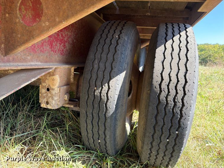 image for item DT3046 1996 Diamond C Trailers equipment trailer