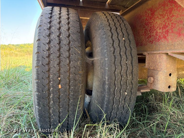 image for item DT3046 1996 Diamond C Trailers equipment trailer
