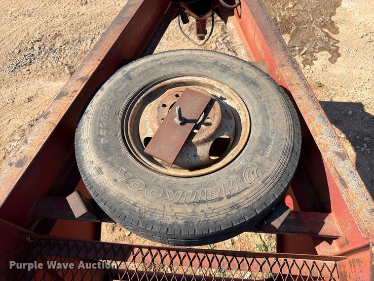 image for item DT3046 1996 Diamond C Trailers equipment trailer