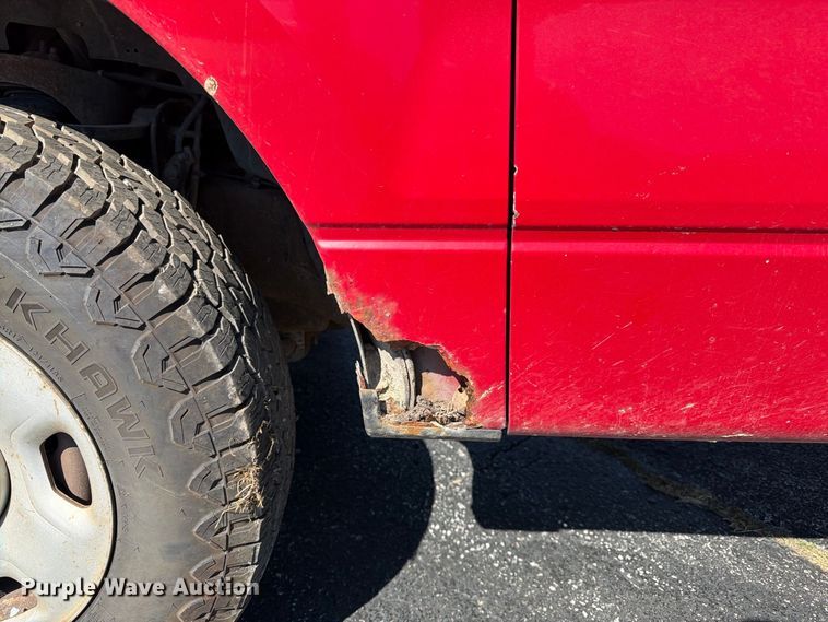 image for item DT3047 2006 Ford F-150 Ext. Cab pickup truck
