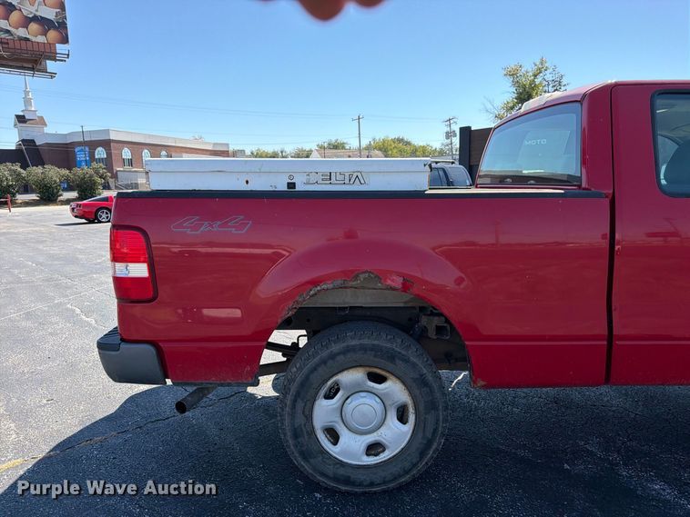 image for item DT3047 2006 Ford F-150 Ext. Cab pickup truck