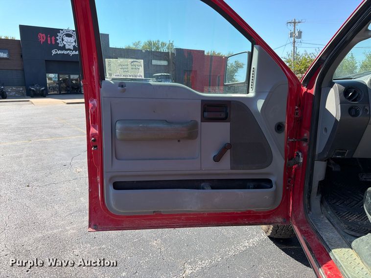 image for item DT3047 2006 Ford F-150 Ext. Cab pickup truck