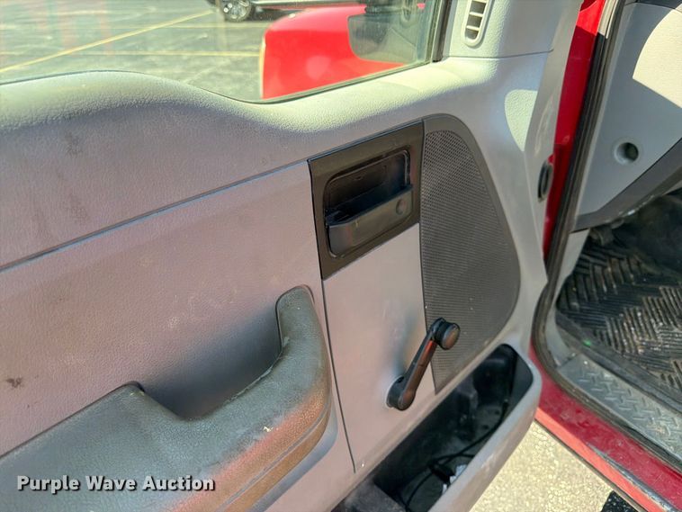 image for item DT3047 2006 Ford F-150 Ext. Cab pickup truck