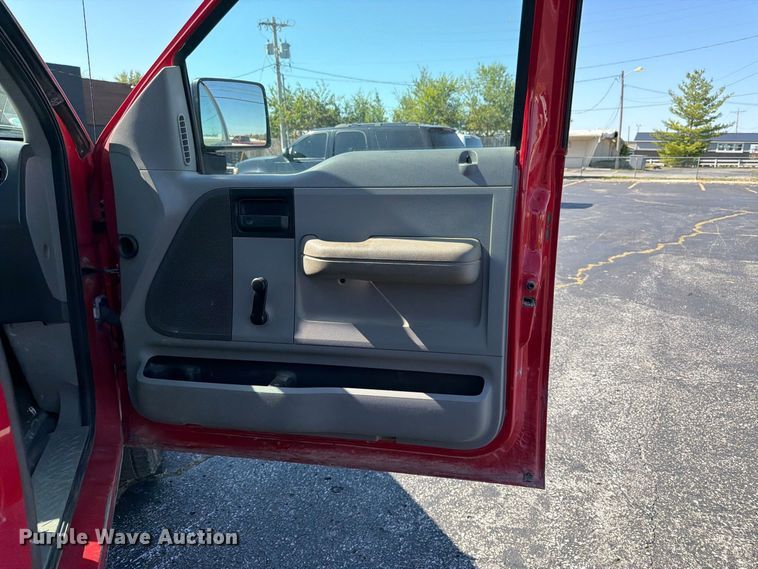 image for item DT3047 2006 Ford F-150 Ext. Cab pickup truck