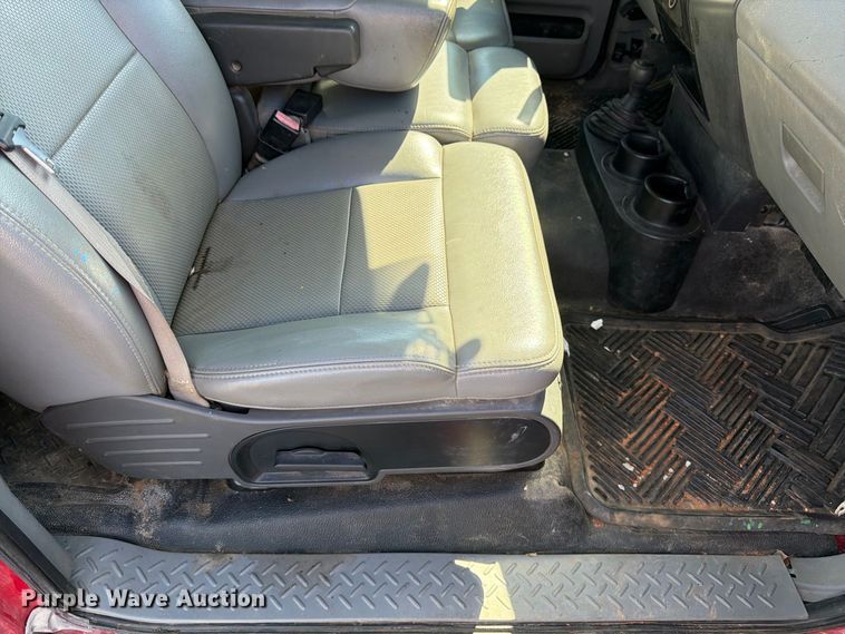 image for item DT3047 2006 Ford F-150 Ext. Cab pickup truck