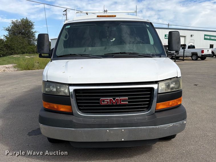 image for item DT3050 2014 GMC Savana utility van