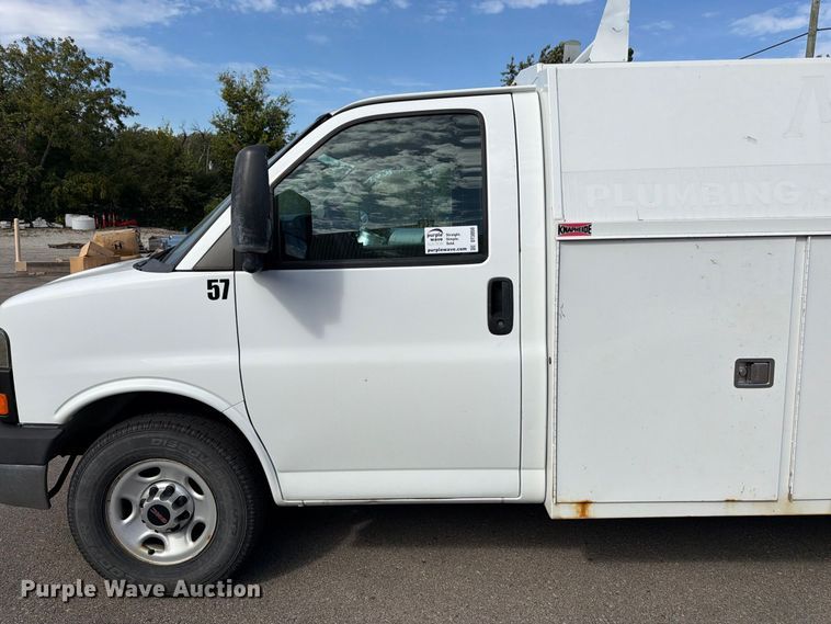 image for item DT3050 2014 GMC Savana utility van