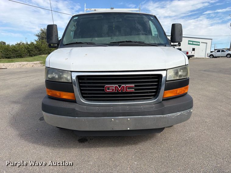 image for item DT3050 2014 GMC Savana utility van