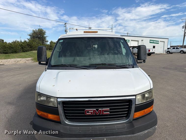 image for item DT3050 2014 GMC Savana utility van