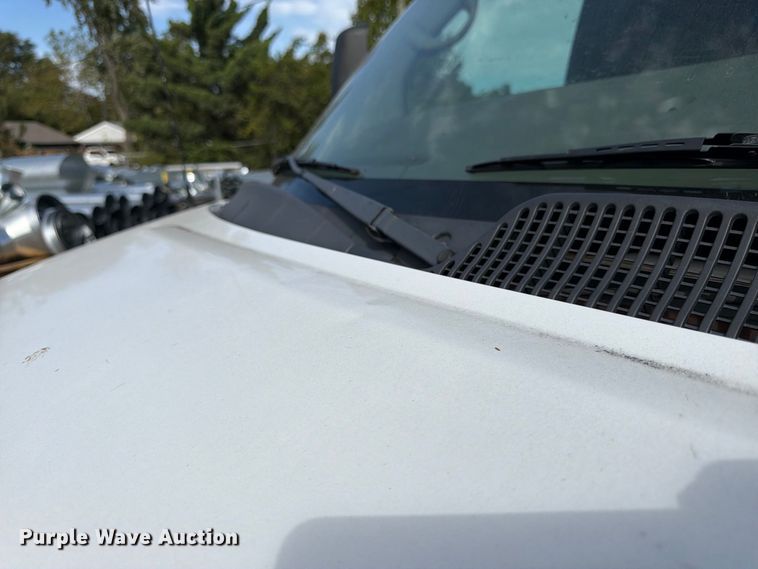 image for item DT3050 2014 GMC Savana utility van
