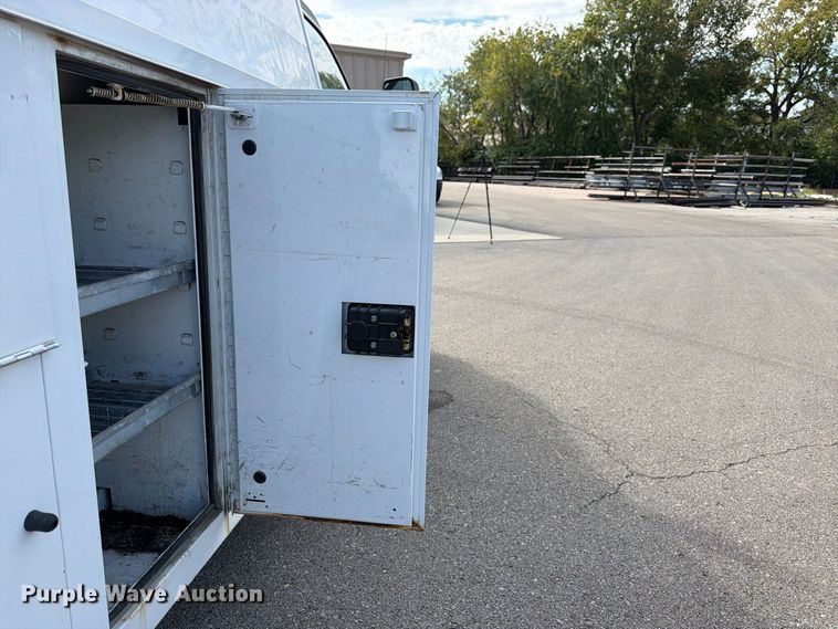 image for item DT3050 2014 GMC Savana utility van
