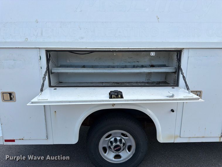 image for item DT3050 2014 GMC Savana utility van