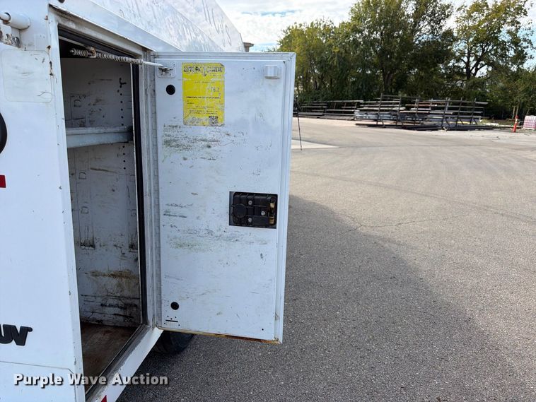 image for item DT3050 2014 GMC Savana utility van