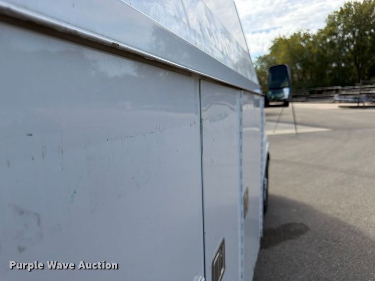 image for item DT3050 2014 GMC Savana utility van