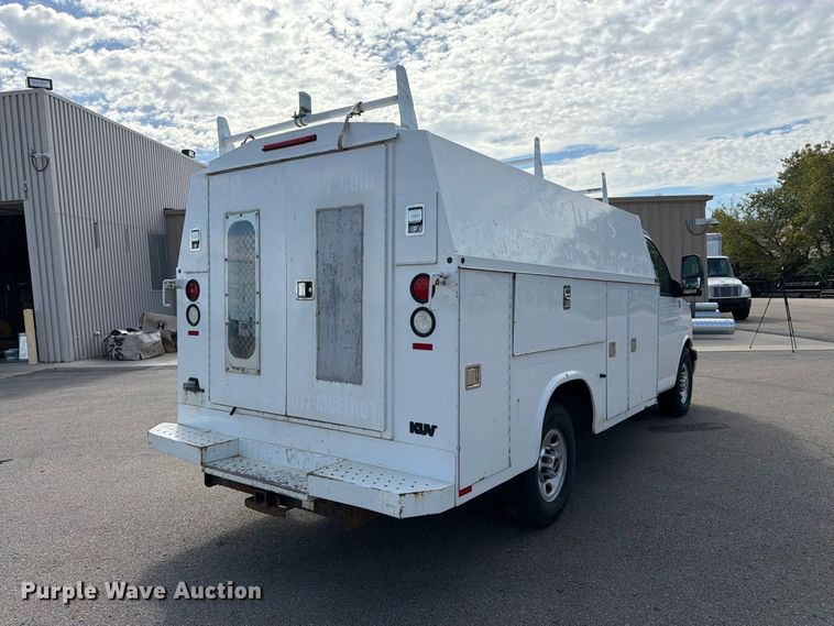 image for item DT3050 2014 GMC Savana utility van