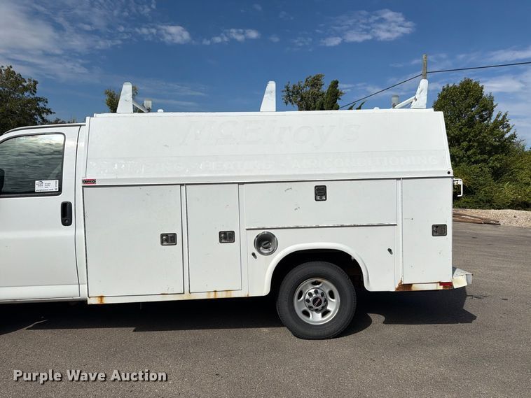 image for item DT3050 2014 GMC Savana utility van