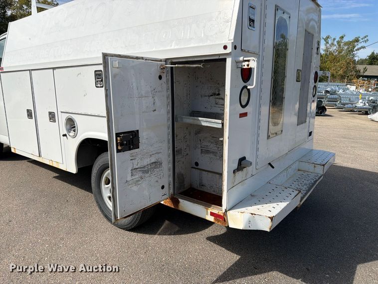 image for item DT3050 2014 GMC Savana utility van