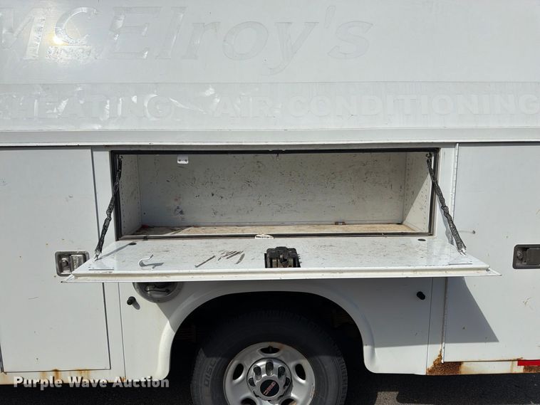 image for item DT3050 2014 GMC Savana utility van