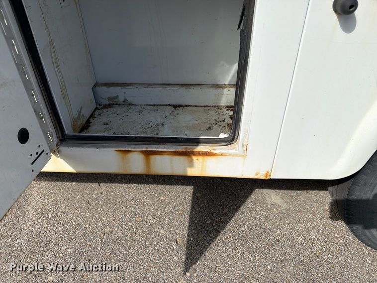 image for item DT3050 2014 GMC Savana utility van