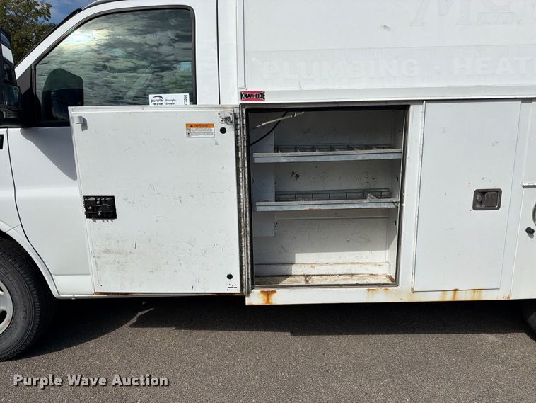 image for item DT3050 2014 GMC Savana utility van