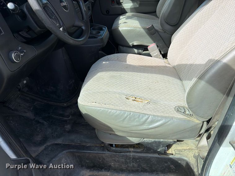 image for item DT3050 2014 GMC Savana utility van
