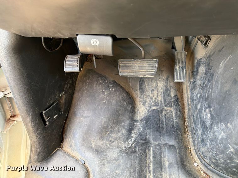 image for item DT3050 2014 GMC Savana utility van