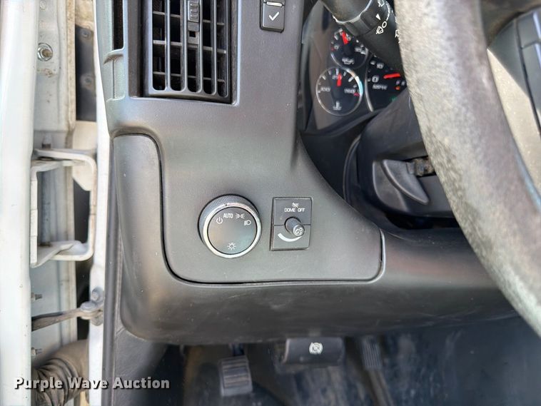 image for item DT3050 2014 GMC Savana utility van