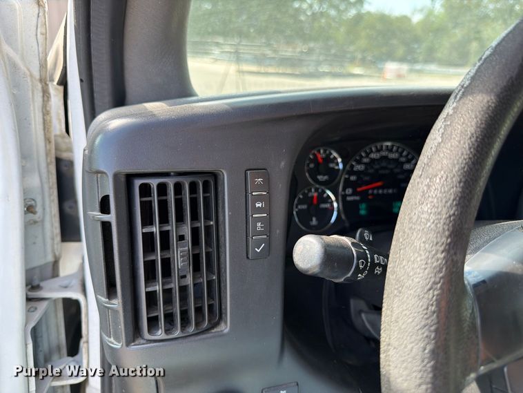 image for item DT3050 2014 GMC Savana utility van