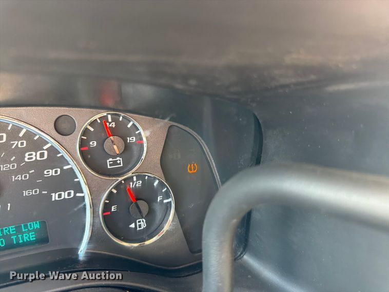 image for item DT3050 2014 GMC Savana utility van