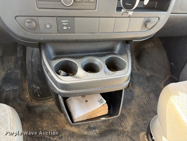 image for item DT3050 2014 GMC Savana utility van