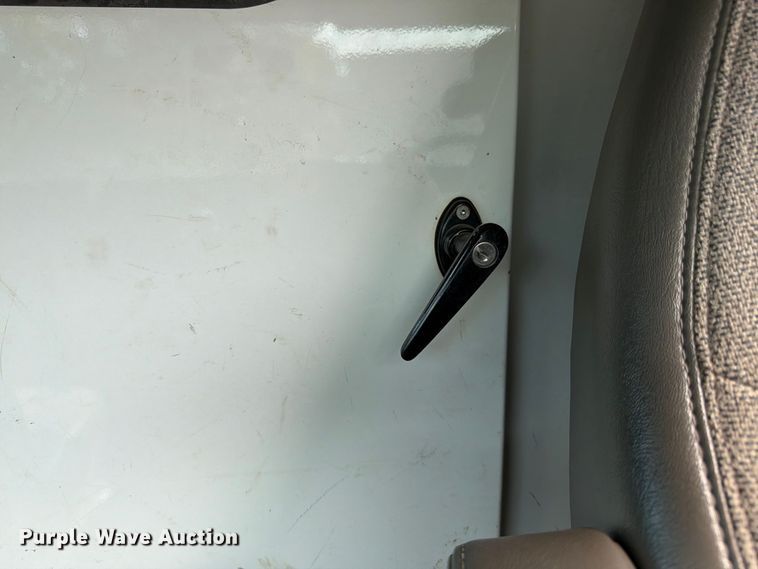 image for item DT3050 2014 GMC Savana utility van