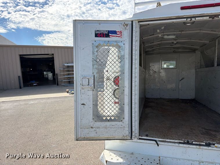 image for item DT3050 2014 GMC Savana utility van