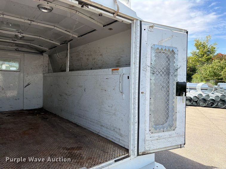 image for item DT3050 2014 GMC Savana utility van