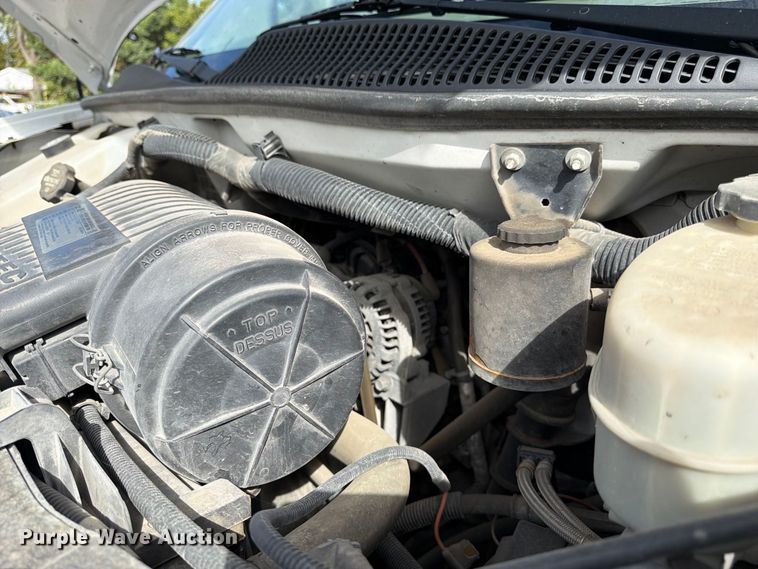 image for item DT3050 2014 GMC Savana utility van