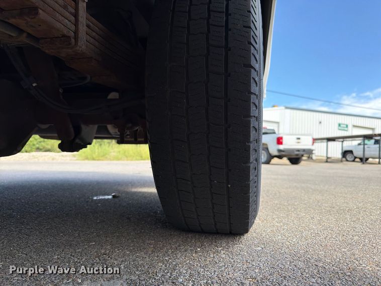 image for item DT3050 2014 GMC Savana utility van