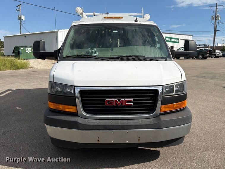 image for item DT3051 2018 GMC Savana utility van