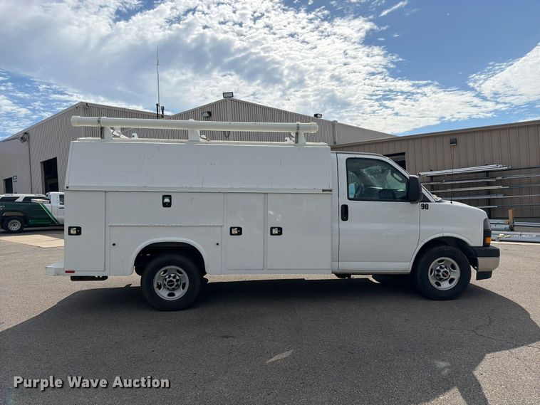 image for item DT3051 2018 GMC Savana utility van