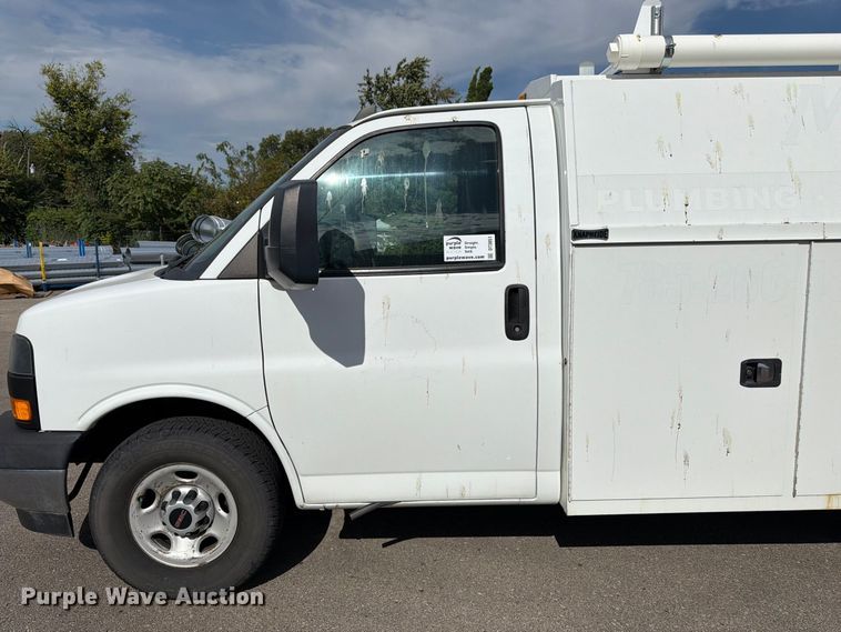 image for item DT3051 2018 GMC Savana utility van