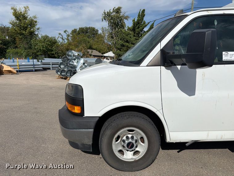 image for item DT3051 2018 GMC Savana utility van