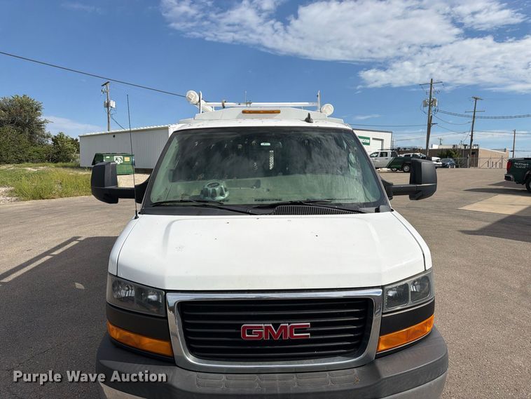 image for item DT3051 2018 GMC Savana utility van