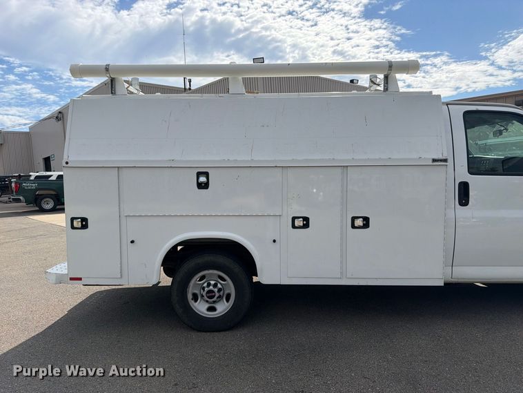 image for item DT3051 2018 GMC Savana utility van