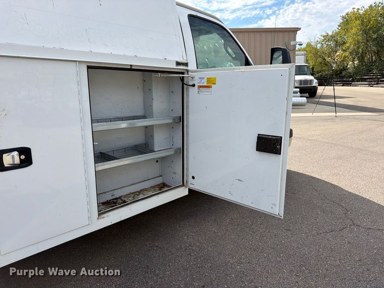 image for item DT3051 2018 GMC Savana utility van