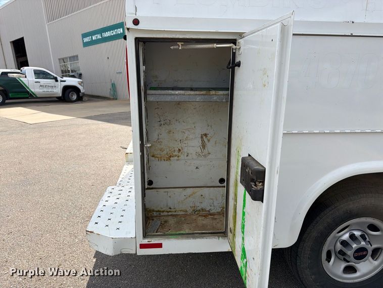 image for item DT3051 2018 GMC Savana utility van